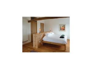 Hebergement Three-Bedroom Holiday Home in Castetbon : Maison de Vacances de 3 Chambres 