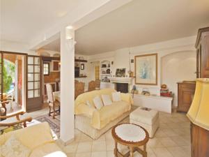 Hebergement Holiday home Route de Chateauneuf : Maison de Vacances 4 Chambres