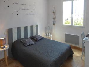 Hebergement Four-Bedroom Holiday Home in Paziols : photos des chambres