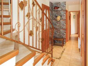 Hebergement Four-Bedroom Holiday Home in Paziols : photos des chambres