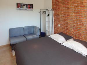 Hebergement Four-Bedroom Holiday Home in Paziols : photos des chambres