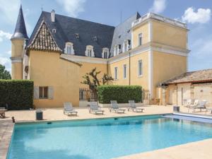 Hebergement Holiday Home Pont Saint Esprit with Fireplace 03 : photos des chambres