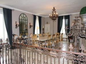 Hebergement Holiday Home Pont Saint Esprit with Fireplace 03 : photos des chambres