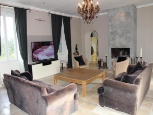 Hebergement Holiday Home Pont Saint Esprit with Fireplace 03 : photos des chambres
