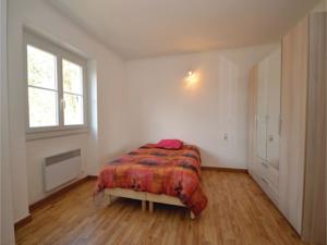Hebergement Three-Bedroom Holiday Home in Bagard : photos des chambres