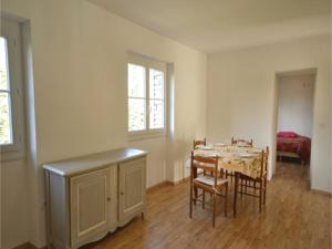 Hebergement Three-Bedroom Holiday Home in Bagard : photos des chambres