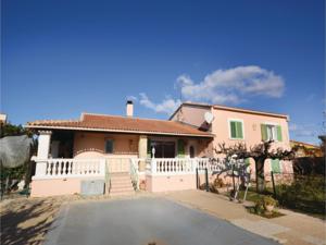 Hebergement Four-Bedroom Holiday Home in Uchaud : photos des chambres