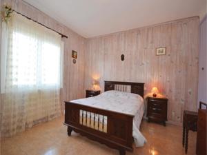 Hebergement Four-Bedroom Holiday Home in Uchaud : photos des chambres