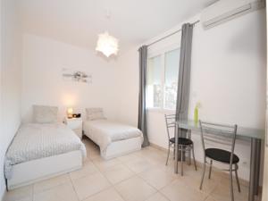 Hebergement Two-Bedroom Holiday Home in Calvisson : photos des chambres