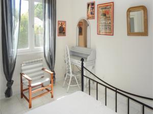 Hebergement Four-Bedroom Holiday Home in Montblanc : photos des chambres