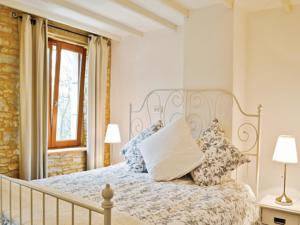 Hebergement Two-Bedroom Holiday Home in Pontcirq : photos des chambres