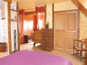 Hebergement Holiday home Breux-Sur-Avre with a Fireplace 411 : photos des chambres