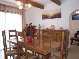 Hebergement Three-Bedroom Holiday Home in Sigoyer : photos des chambres