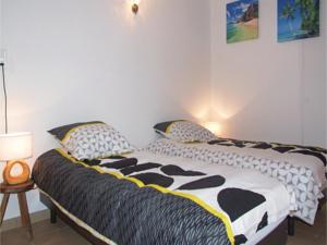 Hebergement Three-Bedroom Holiday Home in Sigoyer : photos des chambres
