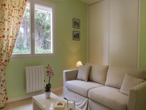 Hebergement Four-Bedroom Holiday Home in Salon de Provence : photos des chambres