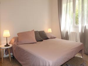 Hebergement Four-Bedroom Holiday Home in Salon de Provence : photos des chambres