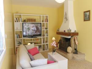 Hebergement Four-Bedroom Holiday Home in Salon de Provence : photos des chambres