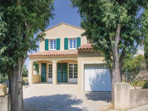Hebergement Three-Bedroom Holiday Home in Lancon de Provence : photos des chambres