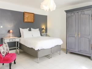 Hebergement Two-Bedroom Holiday Home in Lancon de Provence : photos des chambres