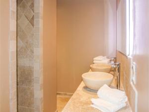 Hebergement Two-Bedroom Holiday Home in Lancon de Provence : photos des chambres