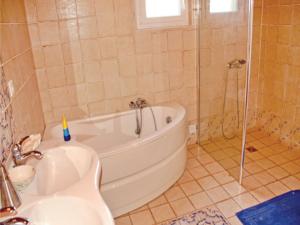 Hebergement Holiday home La Begude-De-Mazenc 80 with Outdoor Swimmingpool : photos des chambres