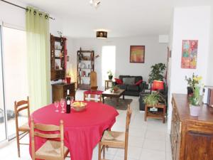 Hebergement Four-Bedroom Holiday home Montboucher sur Jabron 0 03 : photos des chambres