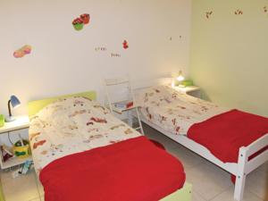 Hebergement Four-Bedroom Holiday home Montboucher sur Jabron 0 03 : photos des chambres