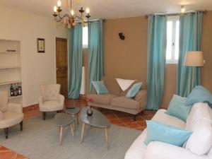 Hebergement Holiday Home Montelimar Nord with Fireplace XII : photos des chambres