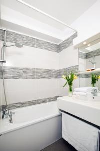 Hebergement Sejours & Affaires Annecy Le Pont Neuf : photos des chambres
