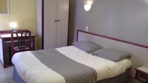 Logis Hotel La cremaillere : Chambre Double 