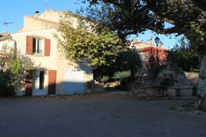 Hebergement Maison Sous les Platanes : photos des chambres