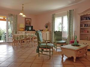 Hebergement L Oliveraie : photos des chambres