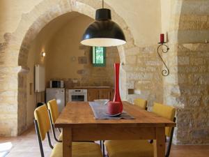 Hebergement La Vieille Eglise : photos des chambres
