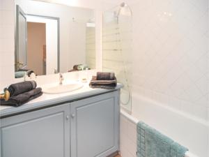 Appartement One-Bedroom Apartment in Uzes : photos des chambres