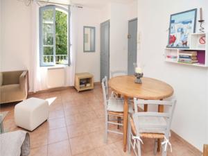 Appartement One-Bedroom Apartment in Uzes : photos des chambres