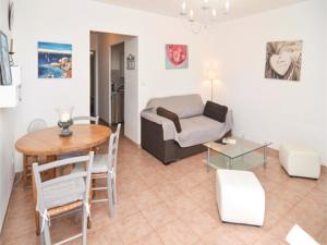 Appartement One-Bedroom Apartment in Uzes : photos des chambres