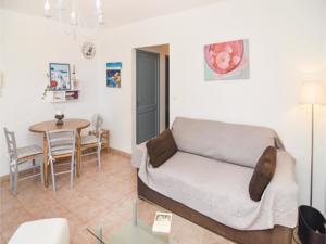 Appartement One-Bedroom Apartment in Uzes : photos des chambres