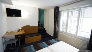 Hotel Logis Relais de Vincey : Chambre Triple