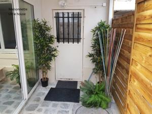 Appartement Meubles de Tourisme a Vincennes : Maisonnette