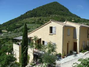 Hebergement Le Mille Fleurs : Maison 4 Chambres
