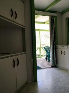 Hebergement Camping Domaine Sainte Madeleine : Chalet 2 Chambres