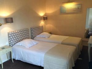 Hotel Le Saint Louis : Chambre Lits Jumeaux avec Baignoire