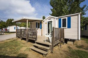 Hebergement Village Vacances Les Abricotiers by Popinns : Mobile Home Confort avec Terrasse Semi-Couverte (6 Adultes)