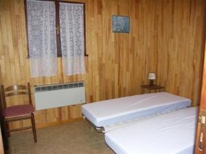 Appartement Apartment Rdc chalat 64 : photos des chambres