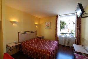 Logis Hotel Du Parc : Chambre Simple ou Double