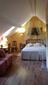 Hebergement La Bouillerie : Chambre Familiale - Vue sur Jardin