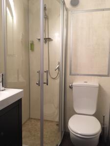 Brit Hotel Salon de Provence : photos des chambres