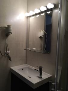 Brit Hotel Salon de Provence : photos des chambres