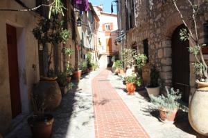 Appartement Charming flat in la Turbie village : photos des chambres