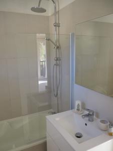 Chambres d'hotes/B&B Maison Cancela : Suite Familiale